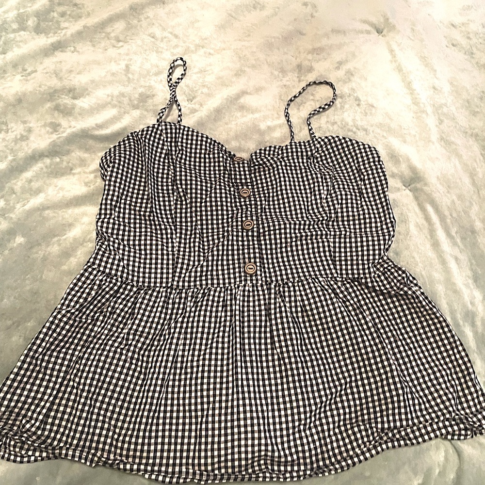 Black & White sleeveless top